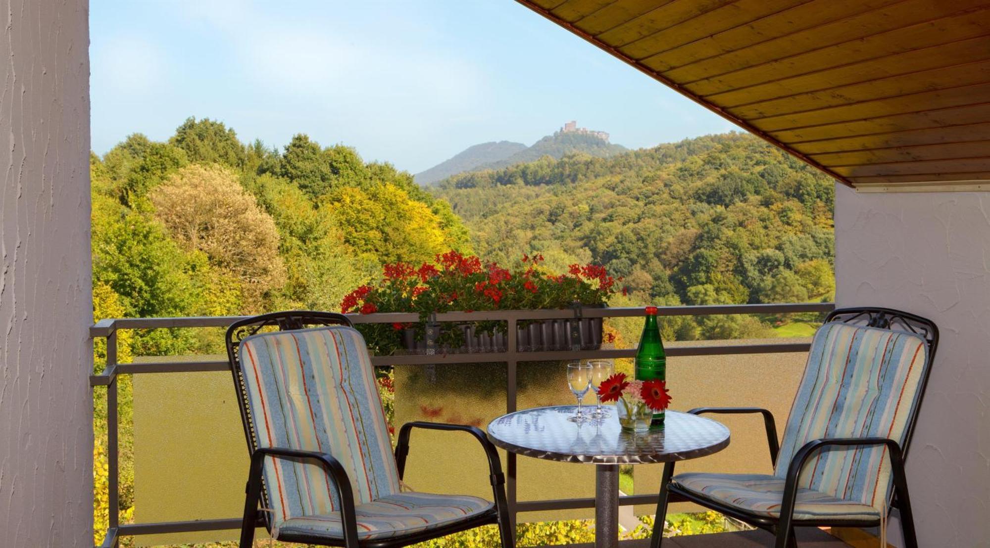 Gasthaus Trifelsblick Wernersberg Exterior foto